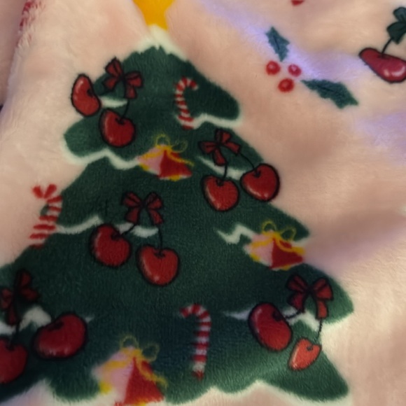 Rachel Roy Cherry Christmas Tree Pink Throw 🍒 🎄🎄🍒 - Picture 8 of 9